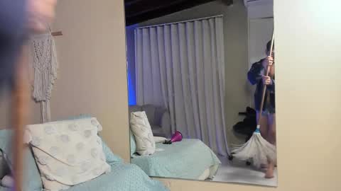 Snapshot of thiago_moretti chatting on February 2026 09:02:02 AM THIAGO online show from February 2026 09:02:02 AM