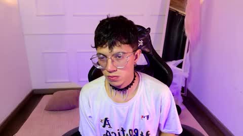 thiago_n_sam online show from October 2025 02:45:01 AM