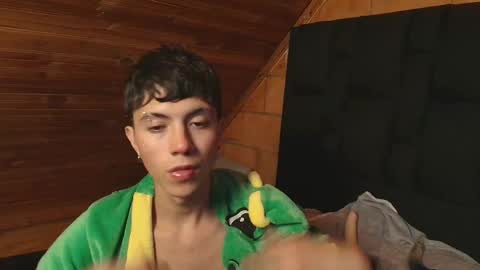 thiago_n_sam online show from October 2025 07:20:01 AM