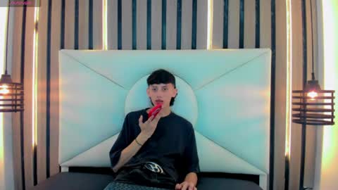thiago_twink38 online show from April 2026 04:46:02 AM