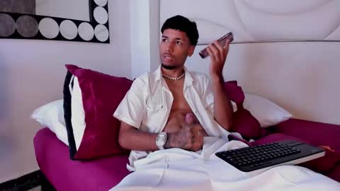 ThiagoFerreti online show from November 2025 08:19:01 PM