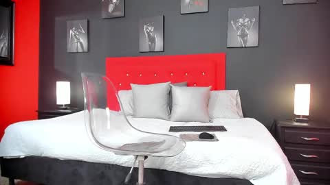 Thia Gomez online show from February 2025 05:09:02 PM