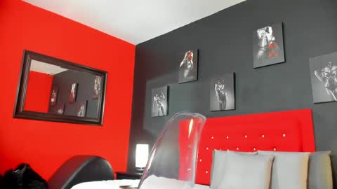 Thia Gomez online show from September 2025 12:16:02 PM