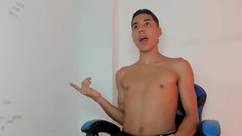 Snapshot of thiagosexy005 chatting on June 2026 12:35:01 AM thiagosexy005 online show from June 2026 12:35:01 AM