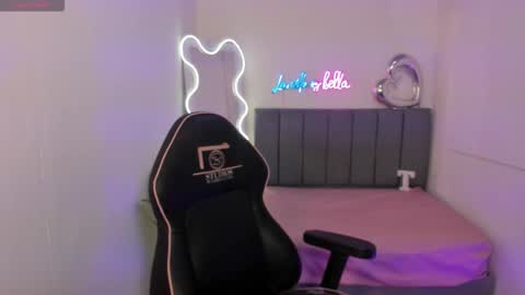  thiana  online show from November 2025 03:38:01 AM