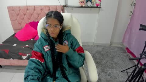 thianahorny online show from December 2025 11:28:02 AM