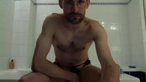 Snapshot of thibthib12 chatting on February 2025 05:43:01 PM Thibthib online show from February 2025 05:43:01 PM