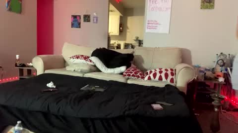 Snapshot of thiccxe chatting on September 2025 01:40:02 AM GinWitDaJuice online show from September 2025 01:40:02 AM