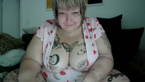 Snapshot of thickdarkangel chatting on July 2026 01:13:02 PM thickdarkangel online show from July 2026 01:13:02 PM