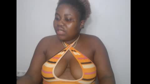 Snapshot of thickebonny7 chatting on January 2026 07:11:01 PM thickebonny7 online show from January 2026 07:11:01 PM