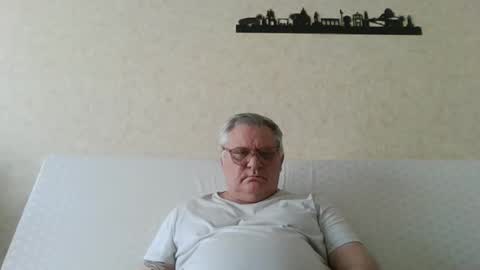 Thierrysymp online show from April 2026 04:59:01 PM