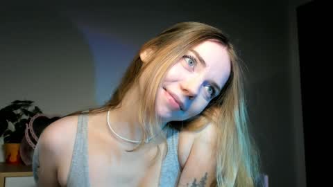 Amelia  shows on mondays fridays and sundays  if anything changes im giving updates on my fansly  online show from December 2024 07:07:01 PM