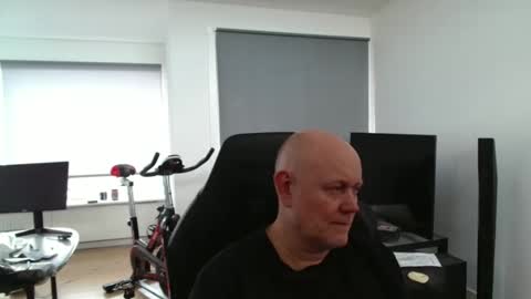 thomas315627 online show from April 2026 12:02:01 PM