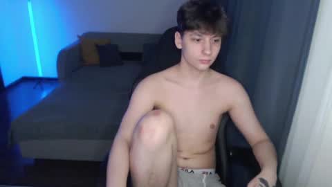 Snapshot of thomas617826 chatting on January 2025 10:18:01 PM Thomas Hill online show from January 2025 10:18:01 PM