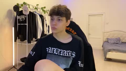 Snapshot of thomas617826 chatting on October 2025 06:45:02 PM Thomas Hill online show from October 2025 06:45:02 PM