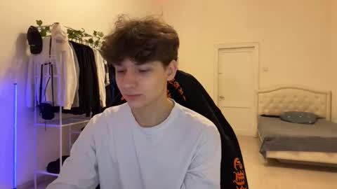 Snapshot of thomas617826 chatting on November 2025 03:40:01 PM Thomas Hill online show from November 2025 03:40:01 PM