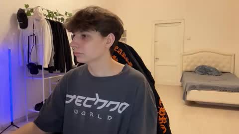 Snapshot of thomas617826 chatting on November 2025 08:09:01 PM Thomas Hill online show from November 2025 08:09:01 PM