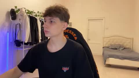 Snapshot of thomas617826 chatting on November 2025 07:27:01 PM Thomas Hill online show from November 2025 07:27:01 PM