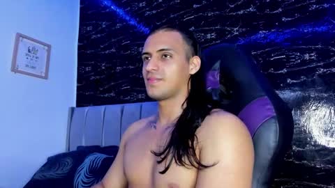 Snapshot of thomas__wayne chatting on November 2025 12:16:02 AM Thomas online show from November 2025 12:16:02 AM