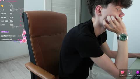 Snapshot of thomas_brons chatting on June 2026 05:09:02 AM THOMAS BRONS online show from June 2026 05:09:02 AM