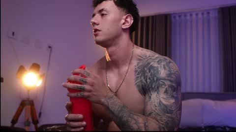 Thomas Falcon online show from December 2024 07:51:02 AM