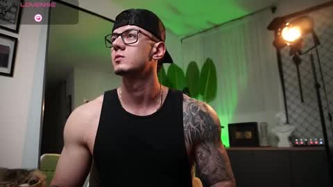 Snapshot of thomas_falcon1 chatting on March 2026 12:45:01 AM Thomas Falcon online show from March 2026 12:45:01 AM