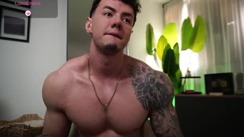 Snapshot of thomas_falcon1 chatting on March 2026 09:28:01 PM Thomas Falcon online show from March 2026 09:28:01 PM