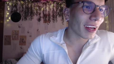 Thomas Grey online show from December 2024 03:41:01 AM