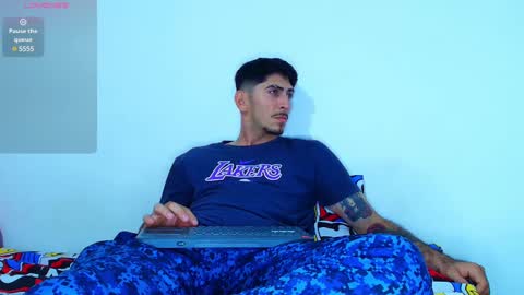 thomas_ks11 online show from December 2024 02:43:02 AM