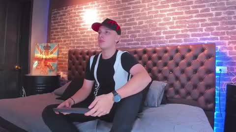 ---Thomas--- online show from February 2025 04:18:02 AM