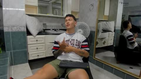 Snapshot of thomas_moon_ chatting on September 2025 11:54:02 AM Thomas online show from September 2025 11:54:02 AM