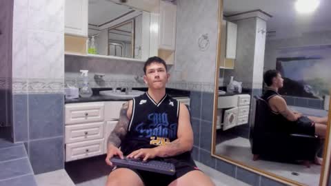 Snapshot of thomas_moon_ chatting on September 2025 12:29:01 PM Thomas online show from September 2025 12:29:01 PM