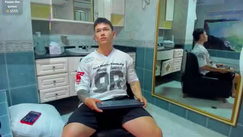 Snapshot of thomas_moon_ chatting on September 2025 11:26:01 AM Thomas online show from September 2025 11:26:01 AM