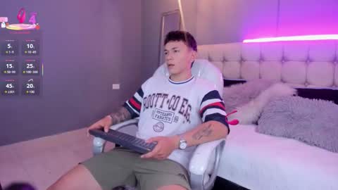 Snapshot of thomas_moon_ chatting on October 2025 11:17:01 AM Thomas online show from October 2025 11:17:01 AM