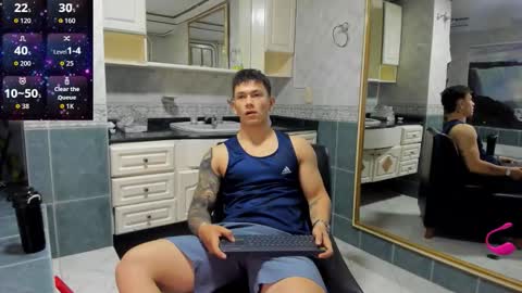 Snapshot of thomas_moon_ chatting on October 2025 12:03:01 PM Thomas online show from October 2025 12:03:01 PM