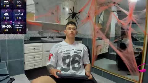 Snapshot of thomas_moon_ chatting on October 2025 11:52:01 AM Thomas online show from October 2025 11:52:01 AM