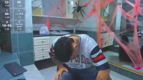 Snapshot of thomas_moon_ chatting on October 2025 12:17:01 PM Thomas online show from October 2025 12:17:01 PM