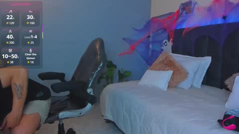 Snapshot of thomas_moon_ chatting on October 2025 12:34:02 PM Thomas online show from October 2025 12:34:02 PM