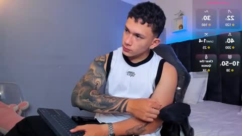 Snapshot of thomas_moon_ chatting on November 2025 11:31:01 AM Thomas online show from November 2025 11:31:01 AM