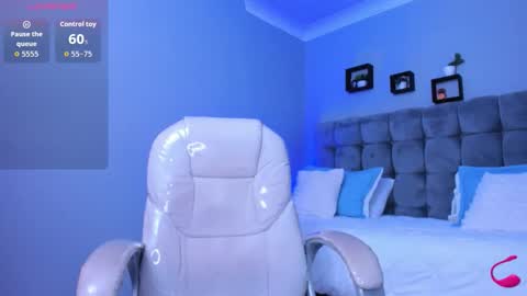 Snapshot of thomas_moon_ chatting on November 2025 12:16:02 PM Thomas online show from November 2025 12:16:02 PM