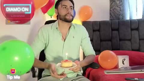 Thomas online show from December 2025 06:26:01 PM