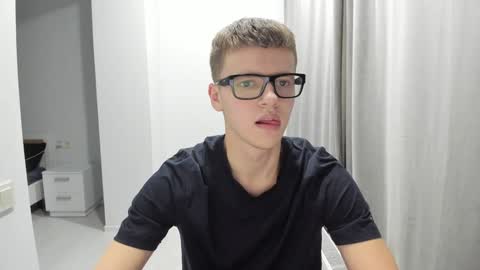 Tomas online show from December 2024 04:28:02 AM