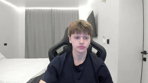 Tomas online show from April 2026 06:09:01 PM