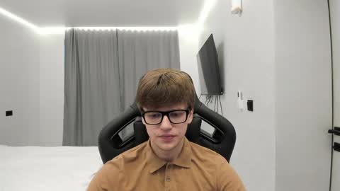 Snapshot of thomas_shelbivip chatting on May 2026 12:55:02 PM Tomas online show from May 2026 12:55:02 PM