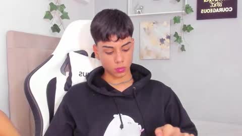 Thomas online show from November 2025 05:17:01 AM