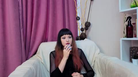 Snapshot of thomasperlow chatting on November 2025 09:09:01 AM Bella online show from November 2025 09:09:01 AM