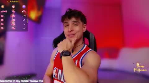 Thom Klein online show from October 2025 07:25:02 PM