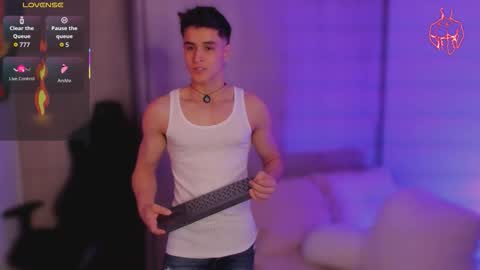 Snapshot of thomklein chatting on February 2026 07:51:02 PM Thom Klein online show from February 2026 07:51:02 PM