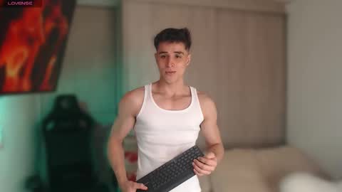 Snapshot of thomklein chatting on February 2026 08:49:02 PM Thom Klein online show from February 2026 08:49:02 PM