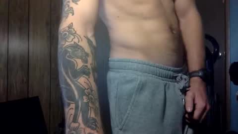 Snapshot of thompson475 chatting on December 2025 09:33:01 PM Toned Guy 4 Thrills online show from December 2025 09:33:01 PM